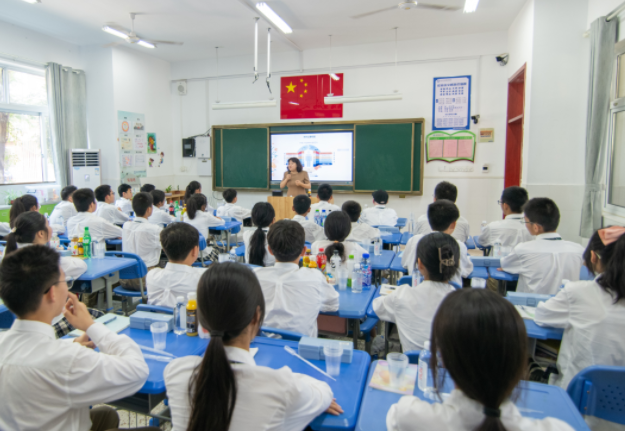 教育是社会的根底而入学公正是整个教育链条起点上的公正