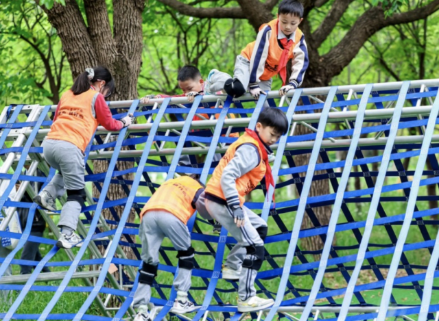 联成构建家校社企医教联体为孩子健康快乐生长赋能增值