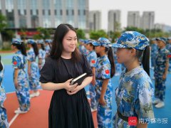 北大毕业放弃高薪入职一民办学校，珠海95后教师